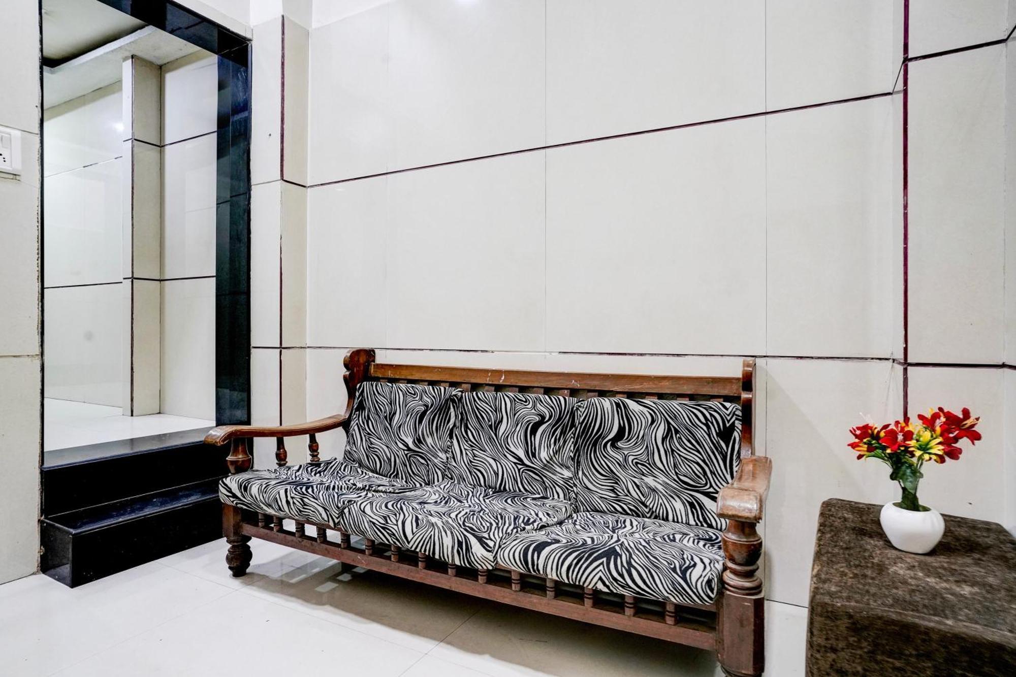 Hotel O Golden Sagar Mumbai Exterior photo