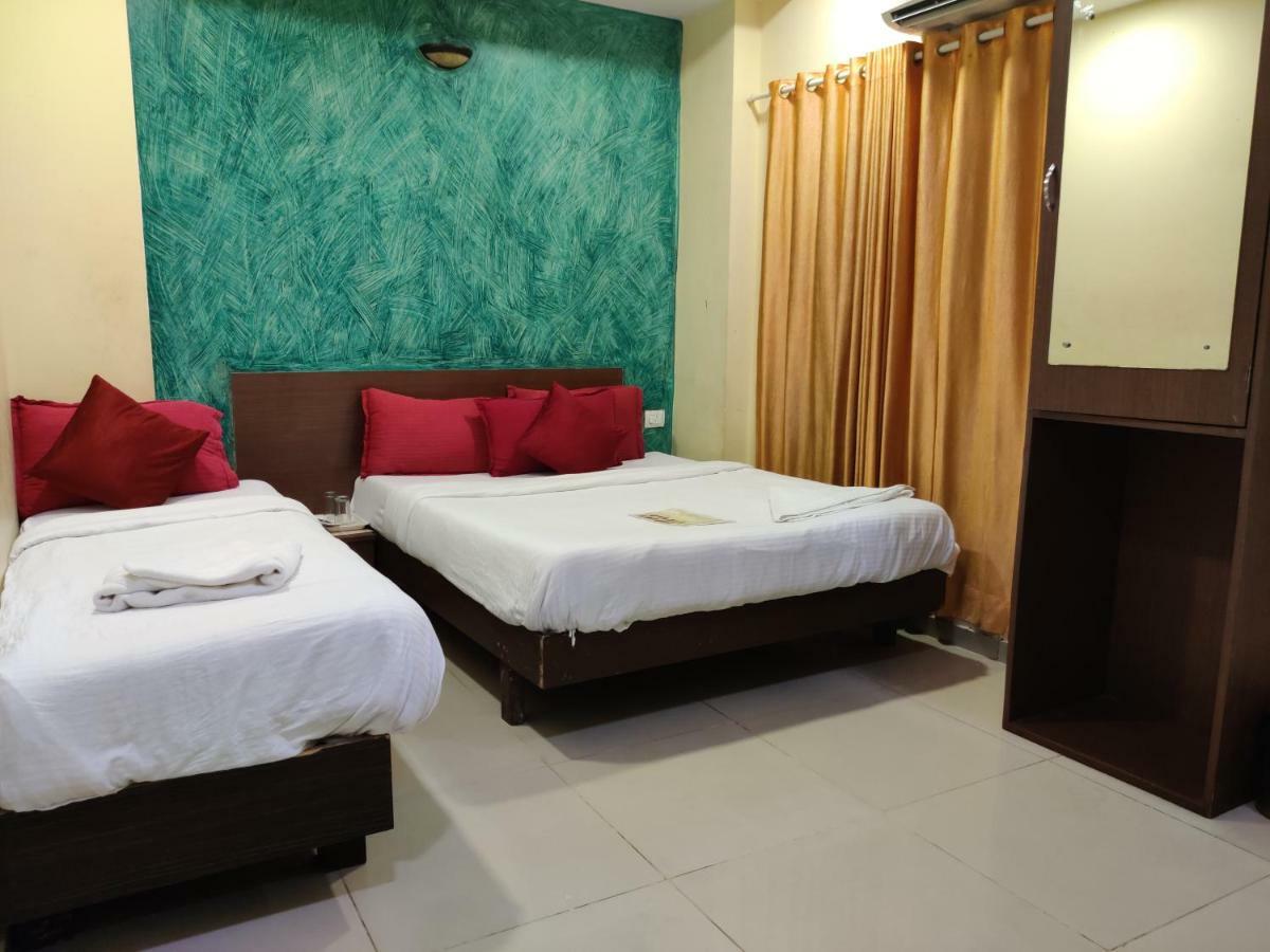 Hotel O Golden Sagar Mumbai Exterior photo