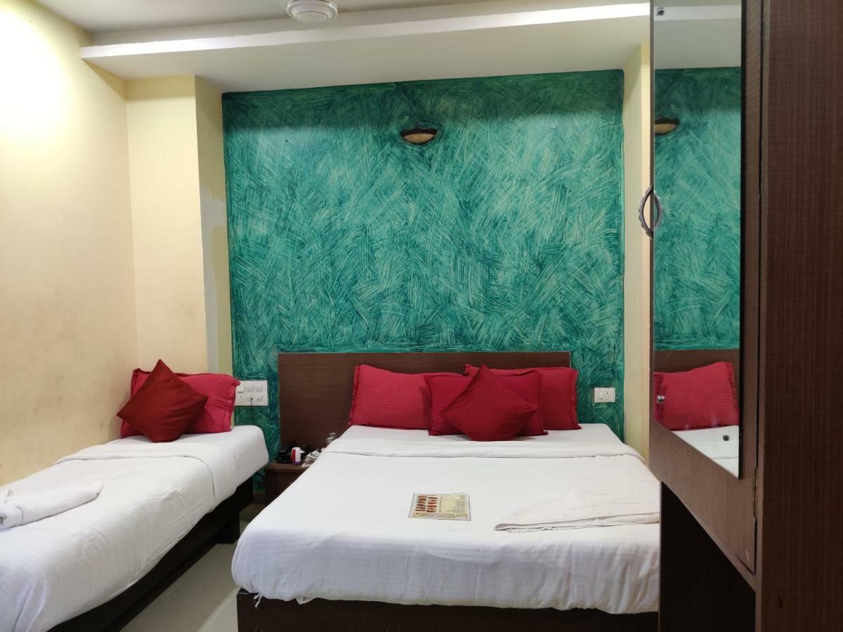 Hotel O Golden Sagar Mumbai Exterior photo
