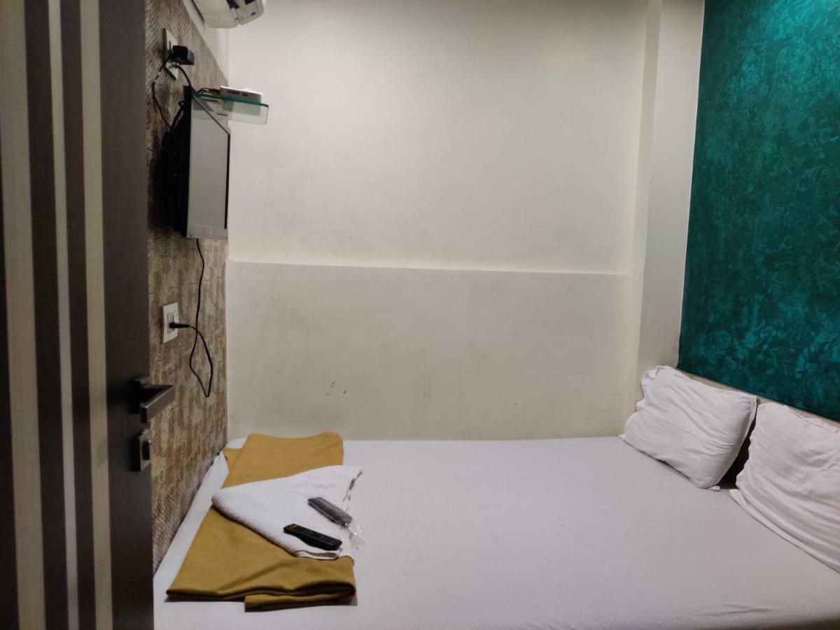 Hotel O Golden Sagar Mumbai Exterior photo