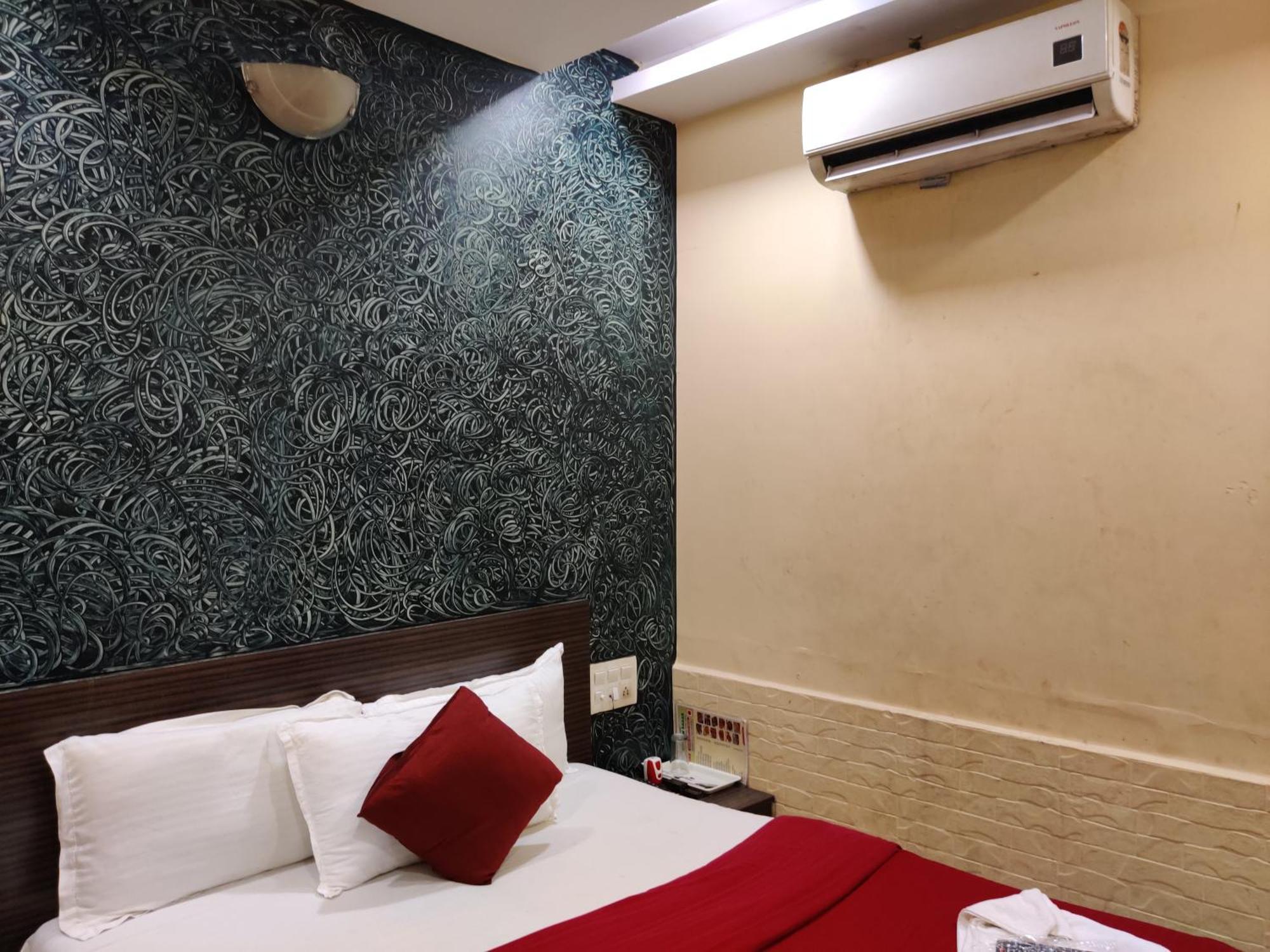 Hotel O Golden Sagar Mumbai Exterior photo