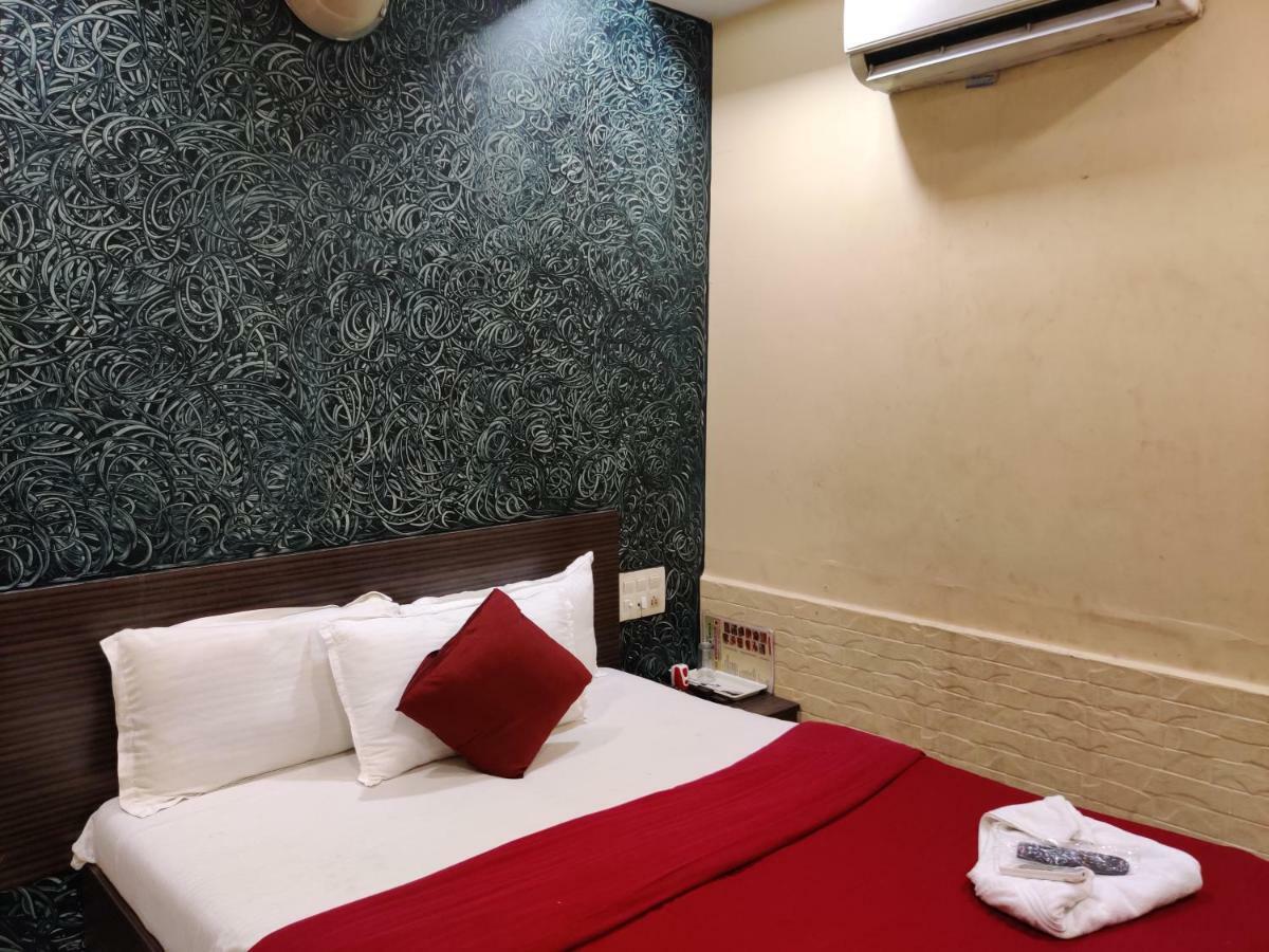 Hotel O Golden Sagar Mumbai Exterior photo