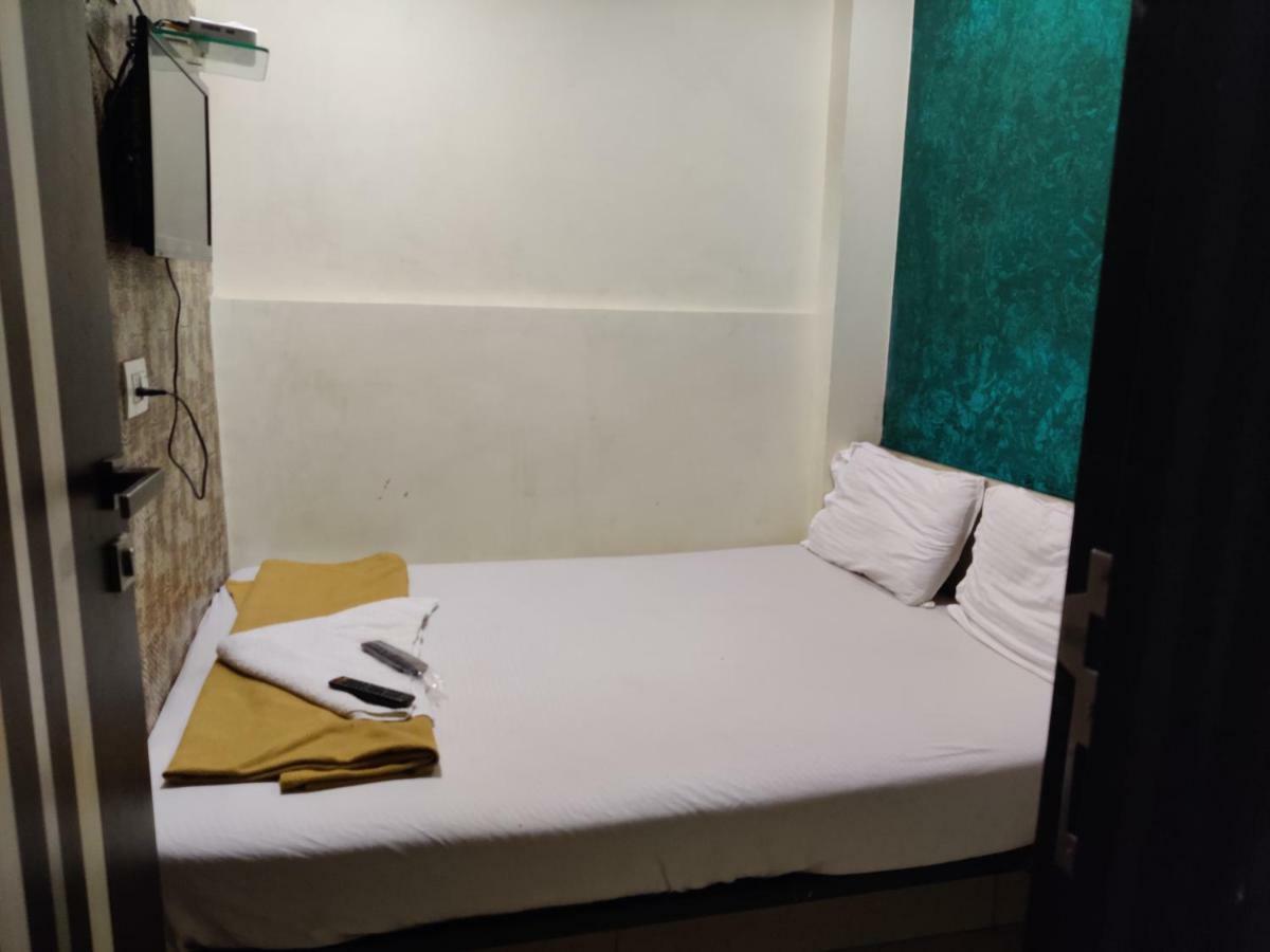 Hotel O Golden Sagar Mumbai Exterior photo